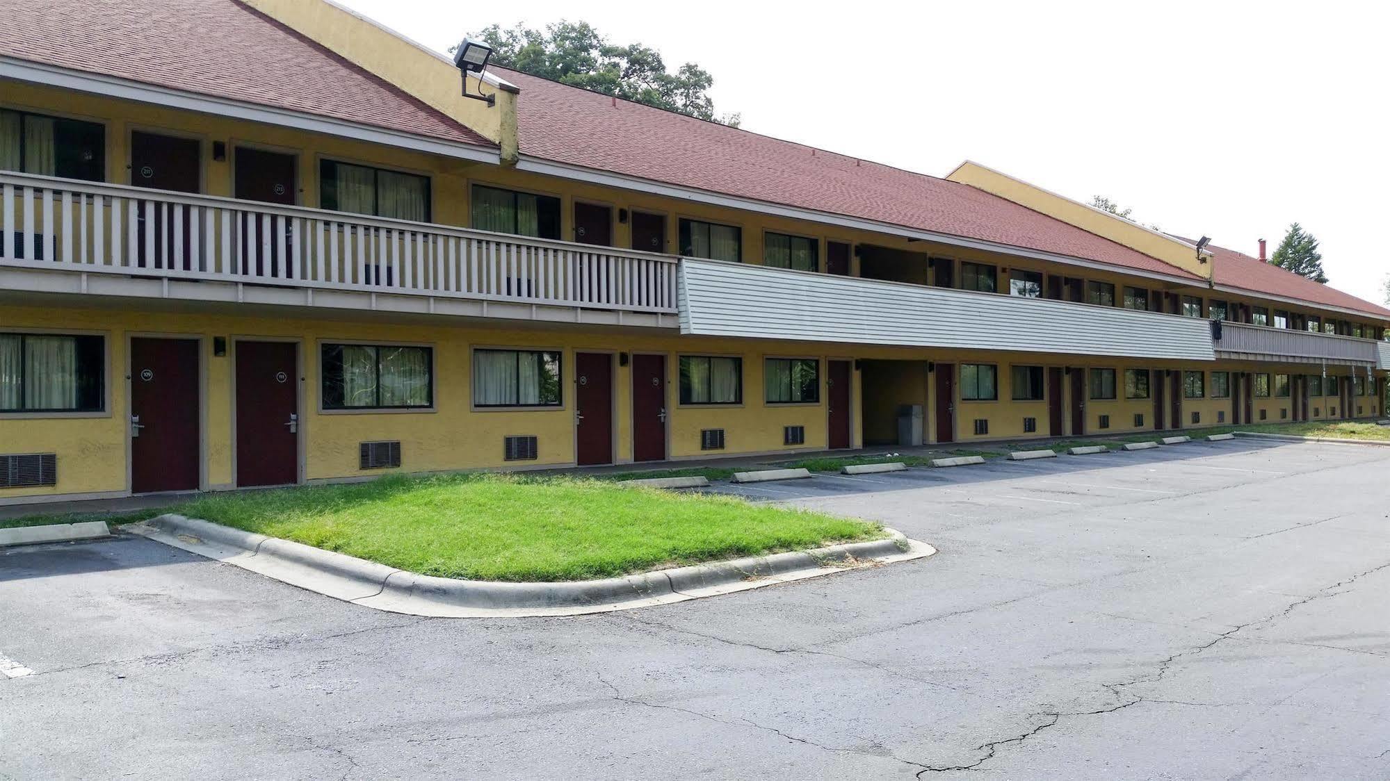 Motel 6-Charlotte, Nc - Airport Eksteriør billede